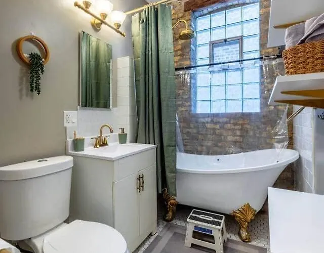 Modern 2br Avondale With Free Parking Near Cta Chicago